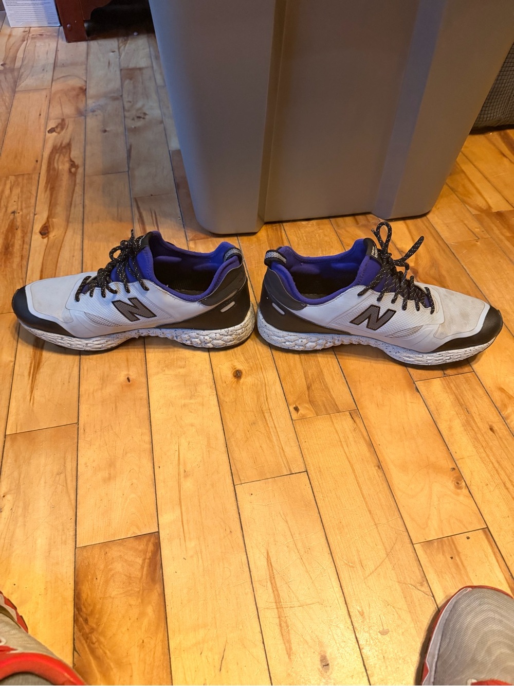 New Balance Trailbuster Men's White Purple Black Sneakers Size 12 - Picture 3 of 6